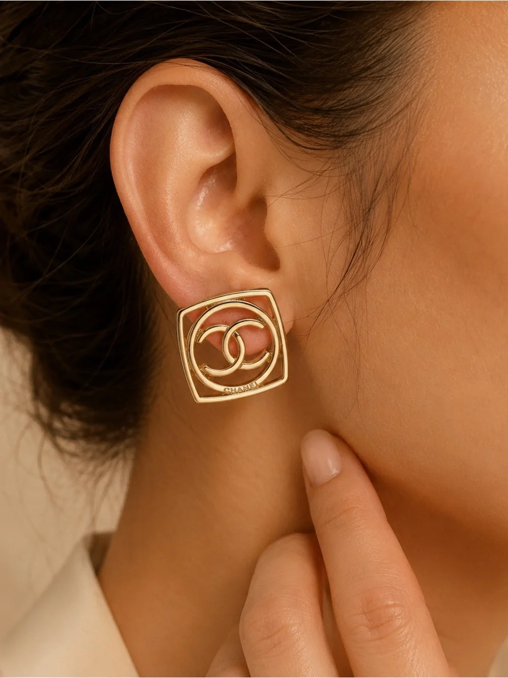 Gold Tone Square Frame Interlocking Circle Statement Stud Earrings